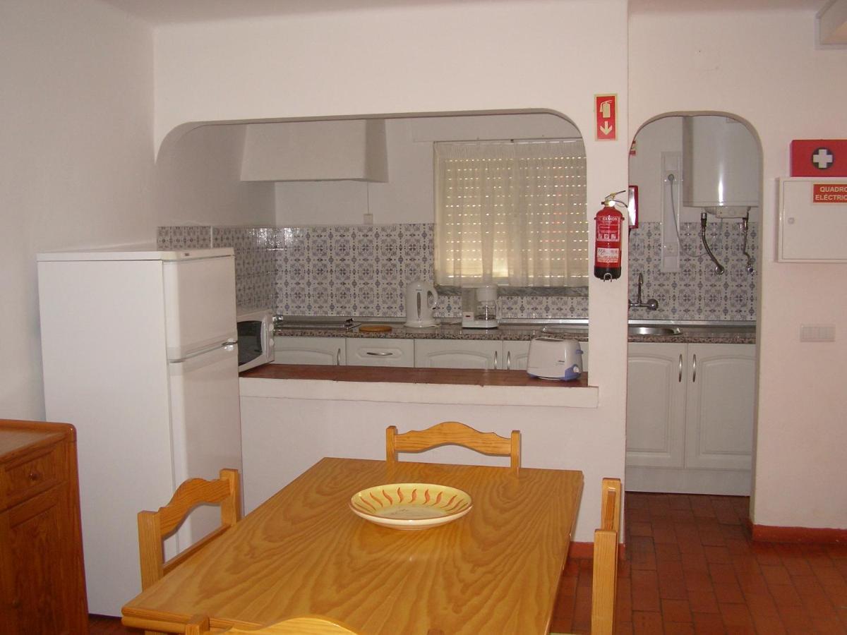 Apartamentos Salema Praia Club Eksteriør billede