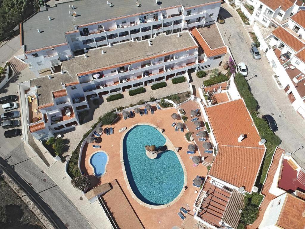 Apartamentos Salema Praia Club Eksteriør billede