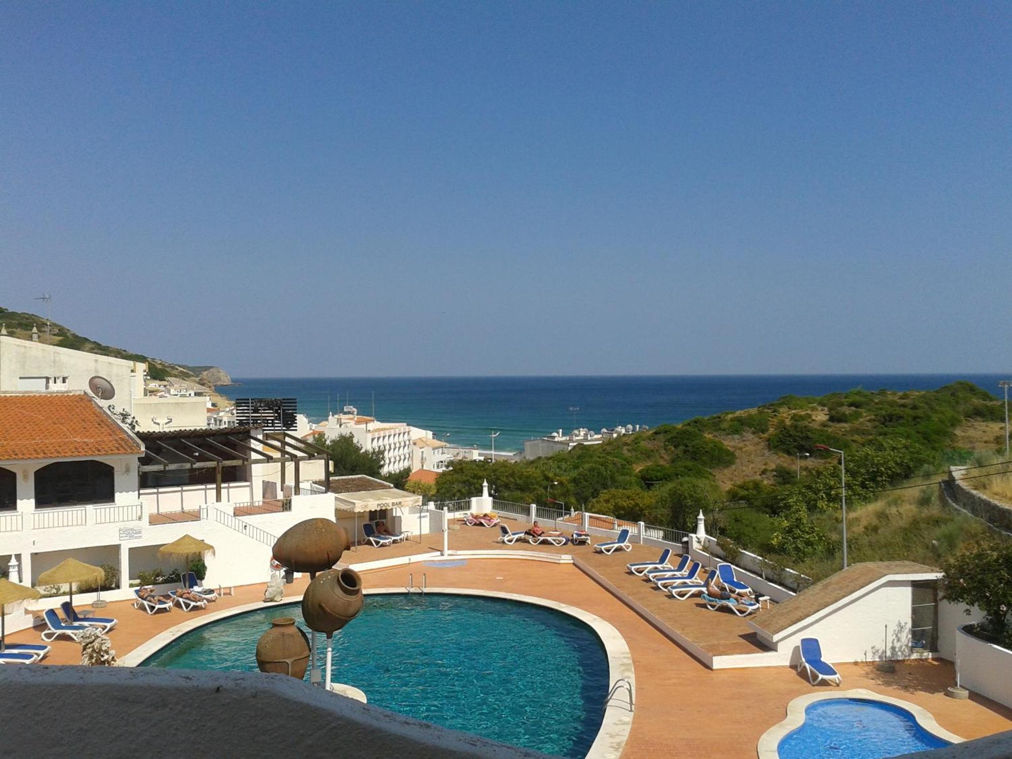 Apartamentos Salema Praia Club Eksteriør billede