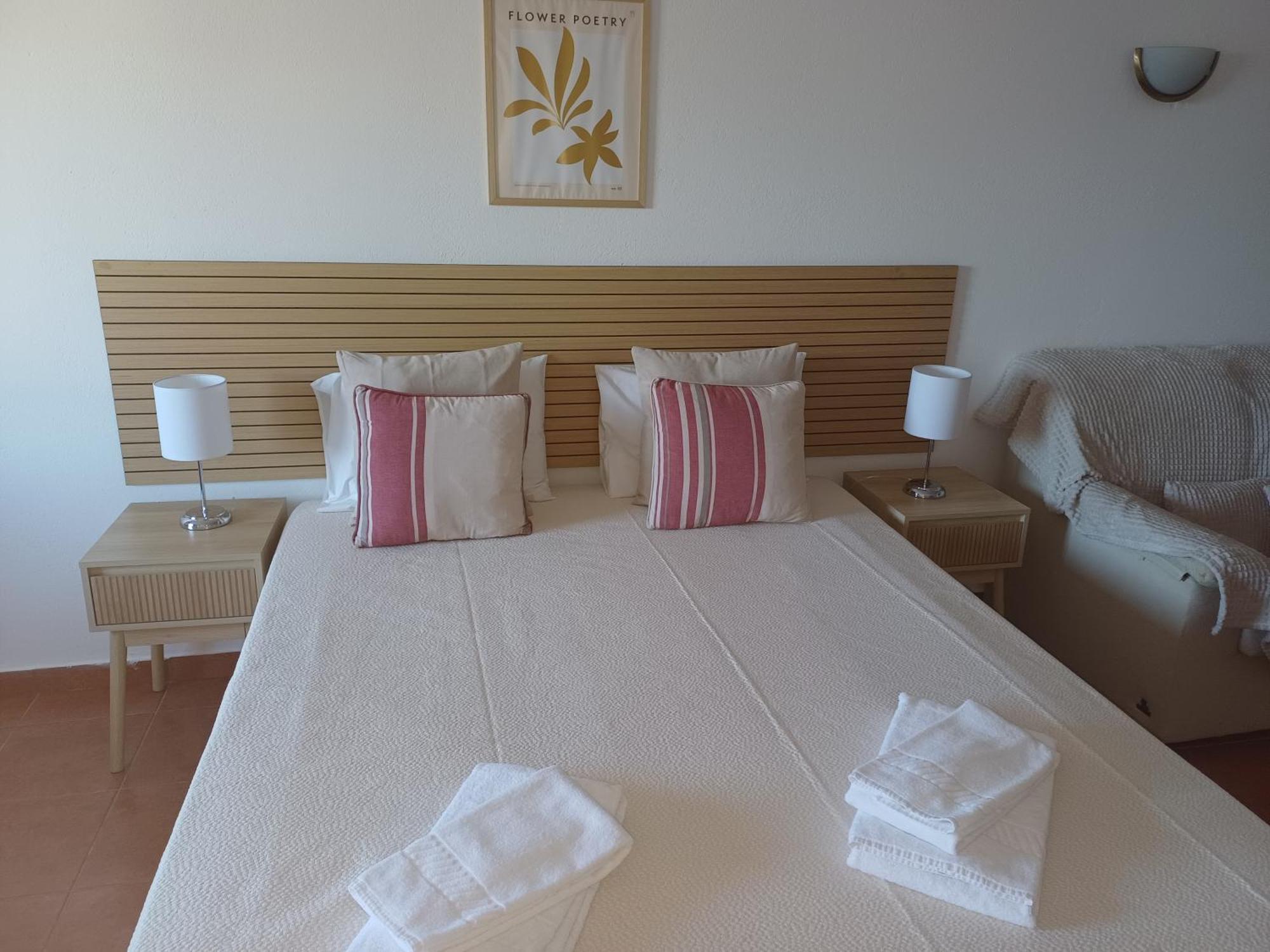 Apartamentos Salema Praia Club Eksteriør billede